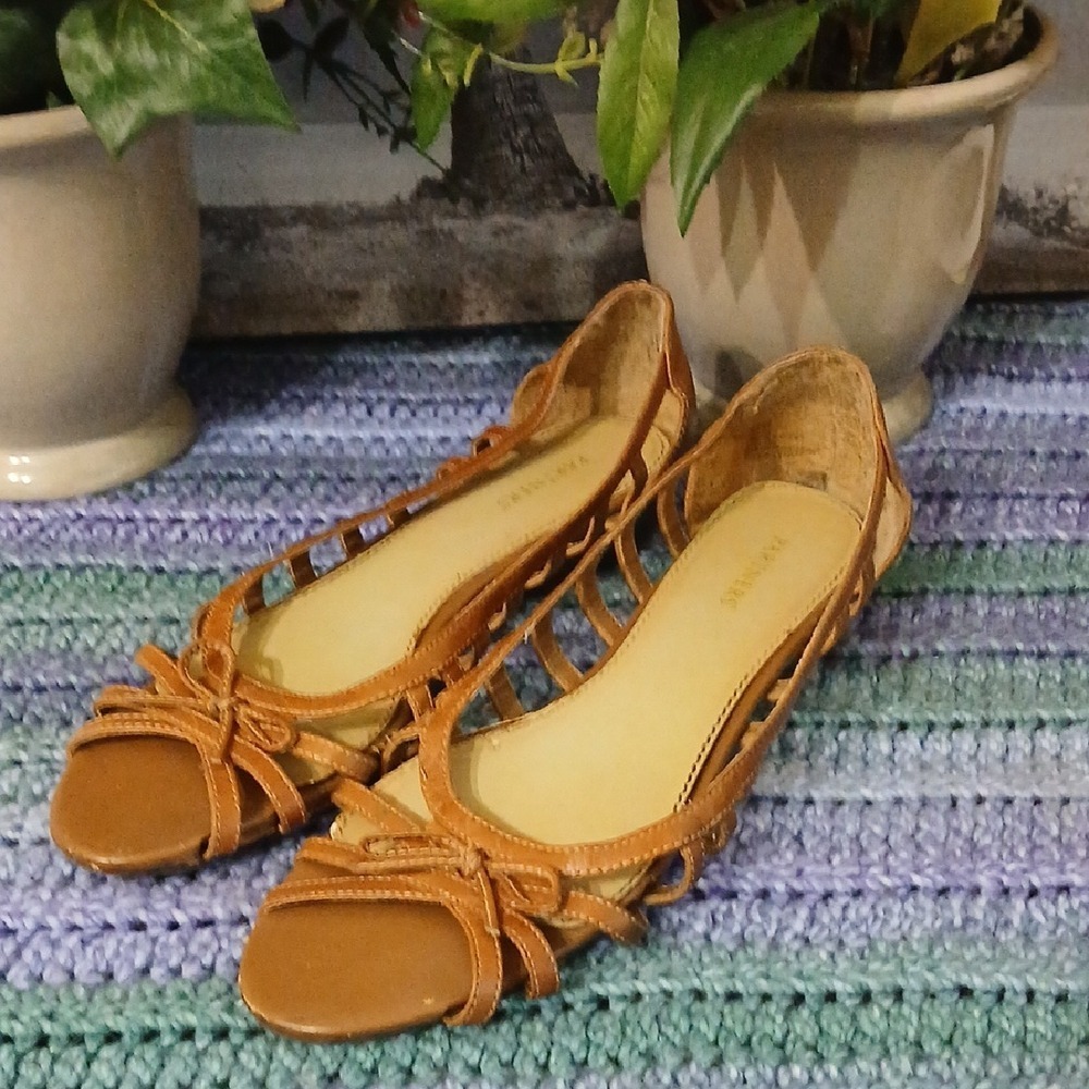 Stylish Brown Strappy Sandals 6.5M